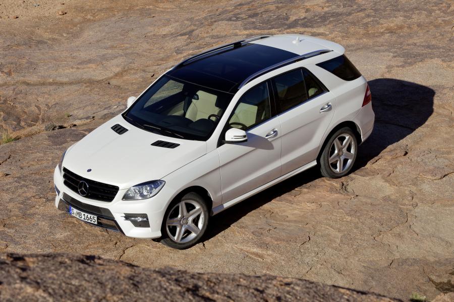  Mercedes-Benz M-Class 2011 года  (фото 1 из 45)